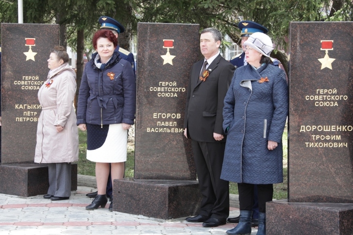 Аллею Героев торжественно открыли в Биробиджане, Фото с места события из других источников