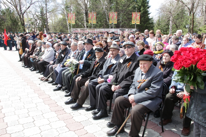 Аллею Героев торжественно открыли в Биробиджане, Фото с места события из других источников