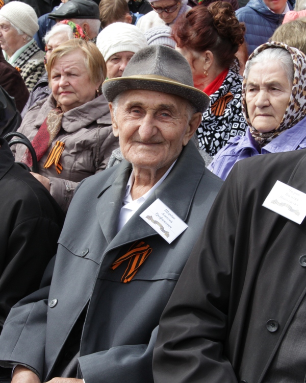 Аллею Героев торжественно открыли в Биробиджане, Фото с места события из других источников