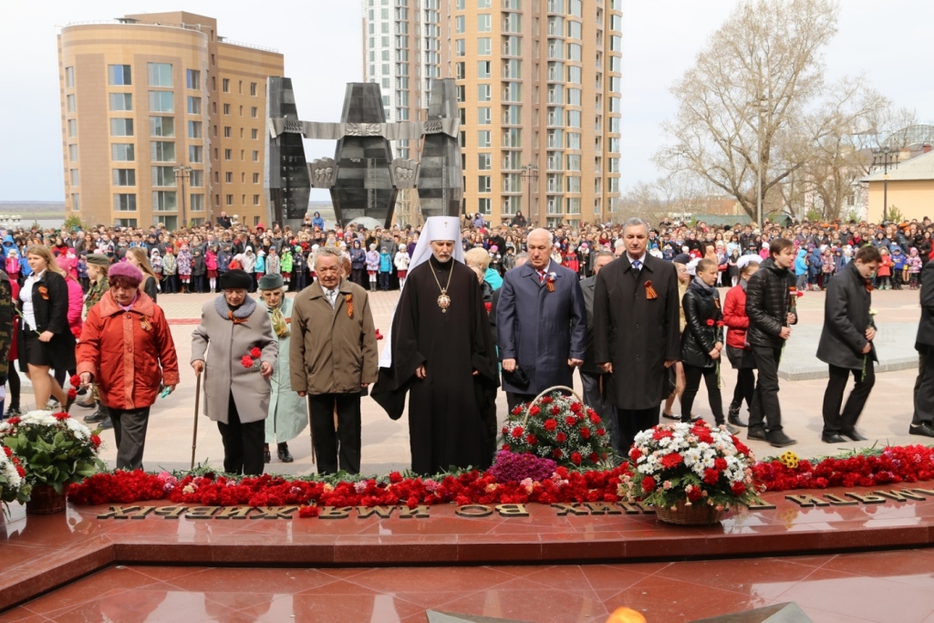 Белоснежных голубей запустили в небо над Хабаровском, Фото с места события собственное