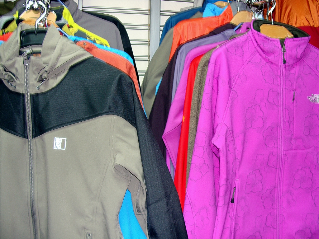 "Тибет", магазин для путешественников, soft-shell куртка, Фото с места события собственное