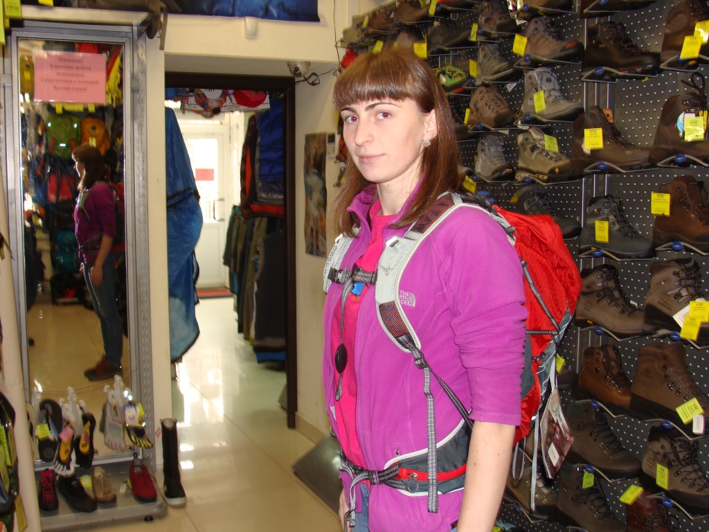 старший продавец-консультант магазина "Тибет" Екатерина Баранова , Фото с места события собственное