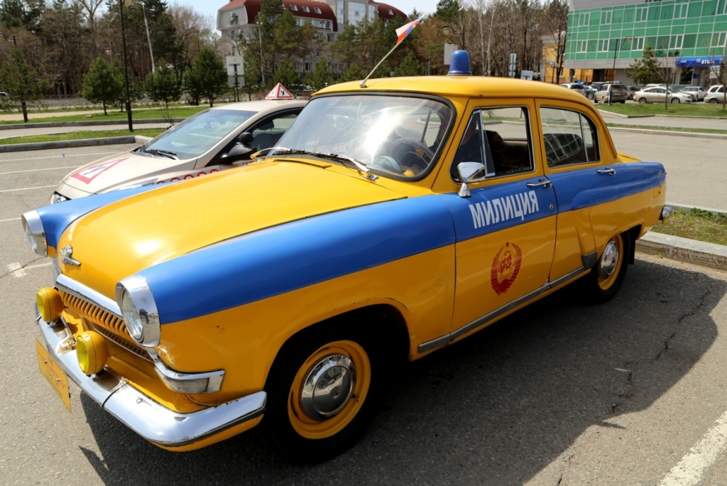 Ретро-автомобили украсили центр Хабаровска в преддверие праздника Великой Победы Роман Федоров, корр. ИА AmurMedia