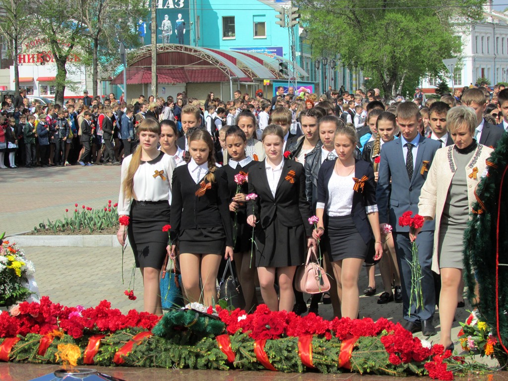 Колонна уссурийской молодежи, Фото с места события собственное