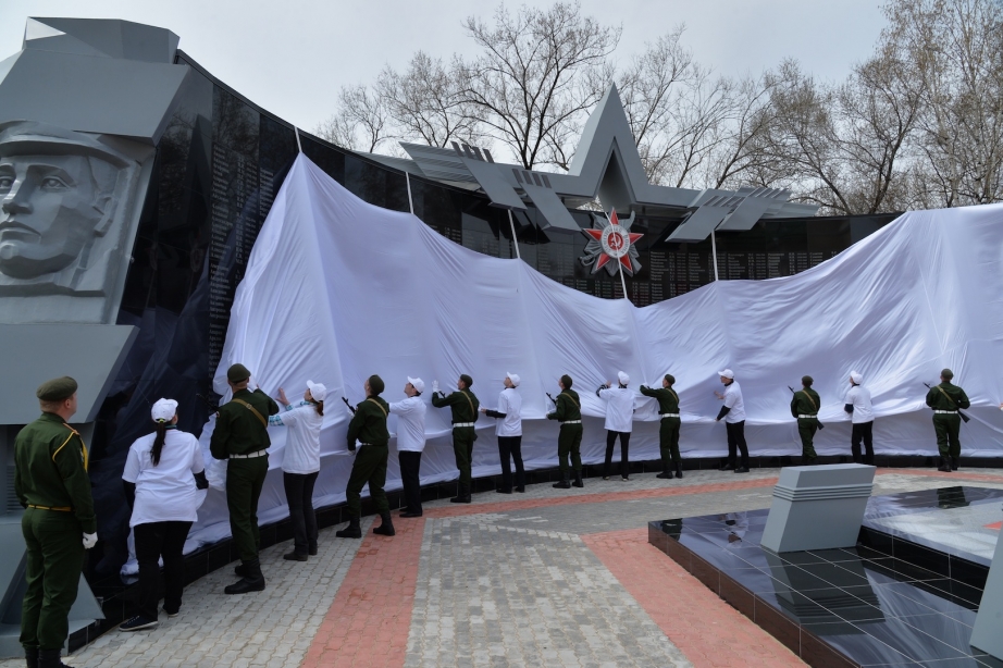 Мемориал в честь погибших железнодорожников обновили в Хабаровске, Фото с места события из других источников