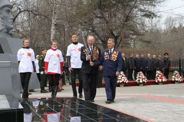 Ретро-поезд "Победа" накануне Победы отправился со станции Хабаровск-1, Фото с места события из других источников