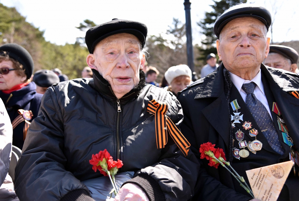 Парад и митинг в День Победы, Фото с места события собственное