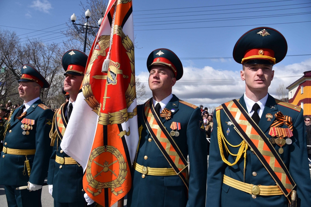 Парад и митинг в День Победы, Фото с места события собственное
