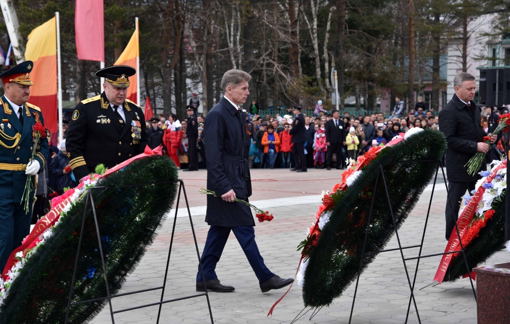 Митинг и парад в День Победы, Фото с места события собственное