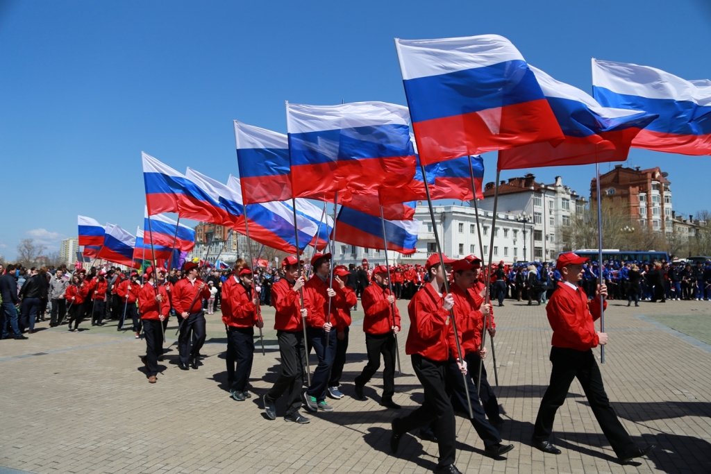 Тысячи хабаровчан пронесли фотографии свои предков - ветеранов в дань светлой памяти, Фото с места события собственное