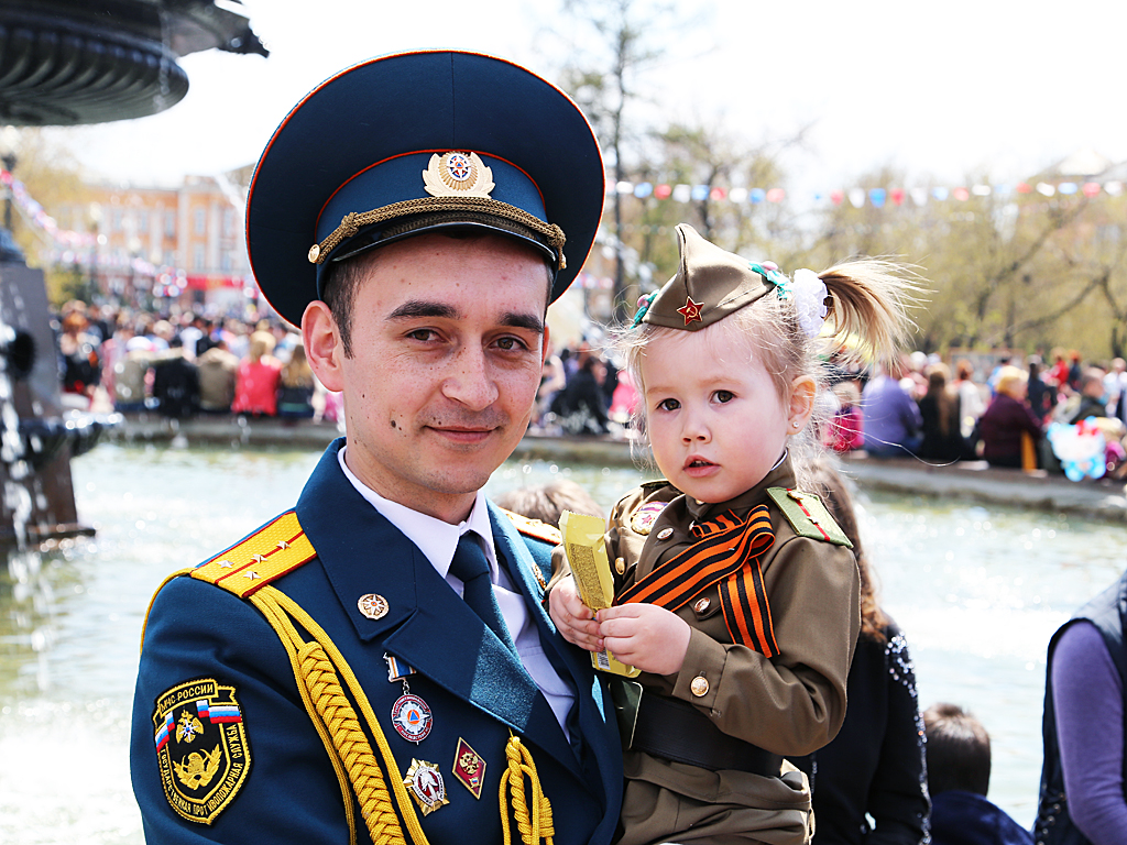 Дети на параде, Фото с места события собственное