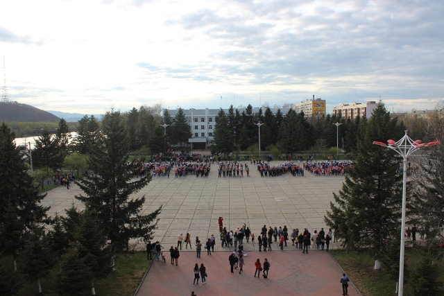 Флешмоб молодежи, Фото с места события собственное