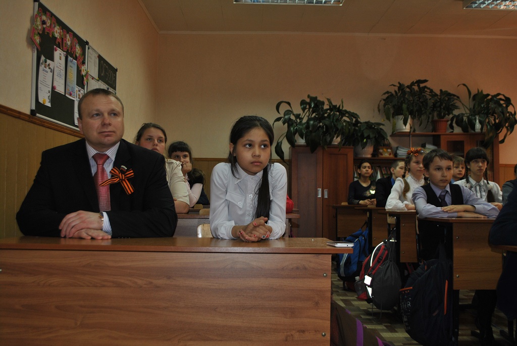 Игорь Новиков со школьниками, оставить навсегда