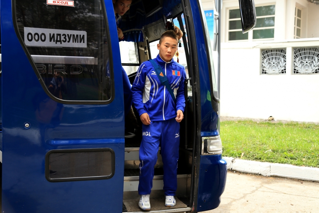 Падали, но поднимались: Сильнейшие боксеры из 20 стран показали хабаровчанам первую кровь