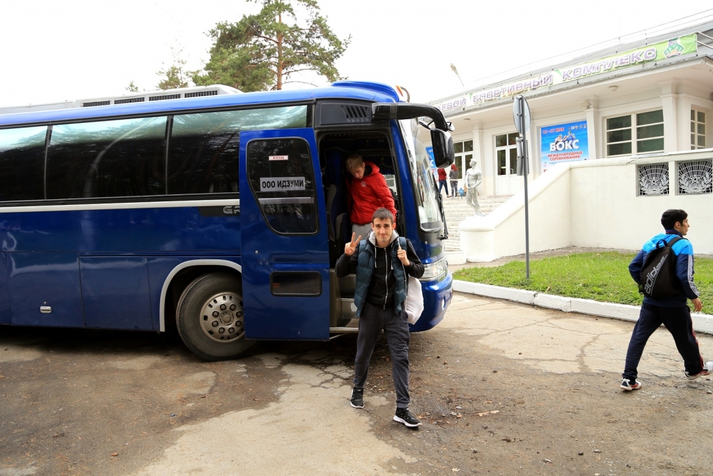 Падали, но поднимались: Сильнейшие боксеры из 20 стран показали хабаровчанам первую кровь