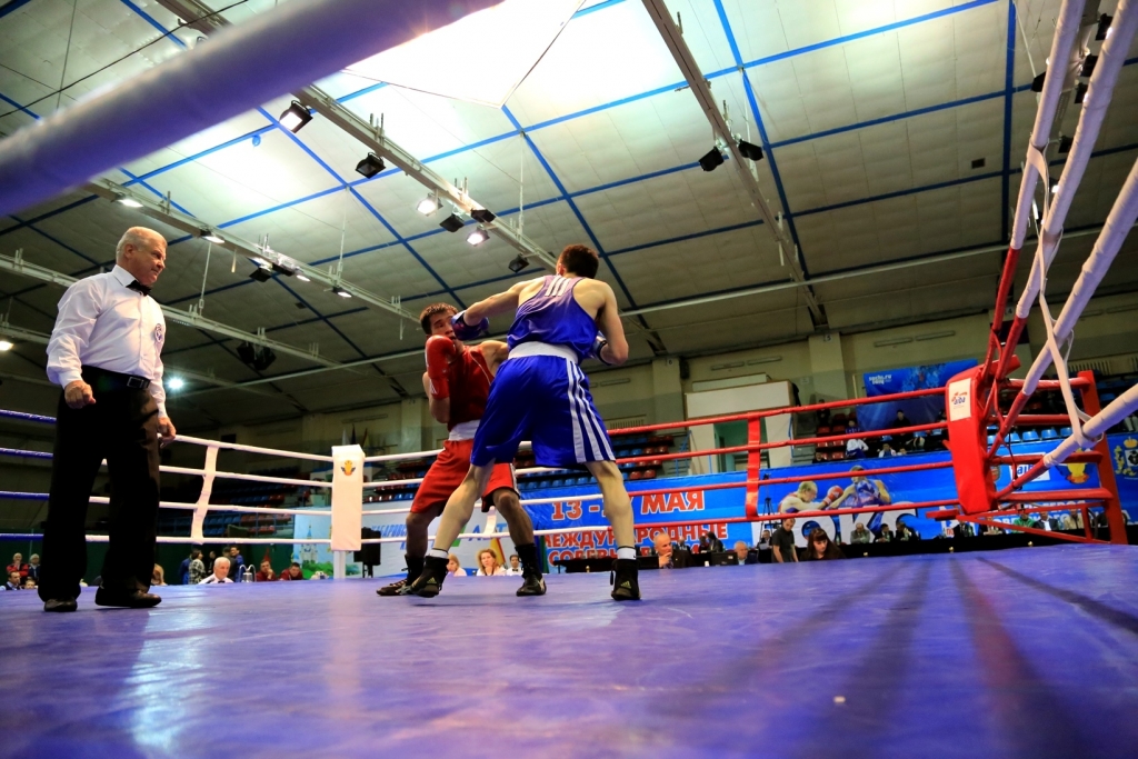 Падали, но поднимались: Сильнейшие боксеры из 20 стран показали хабаровчанам первую кровь