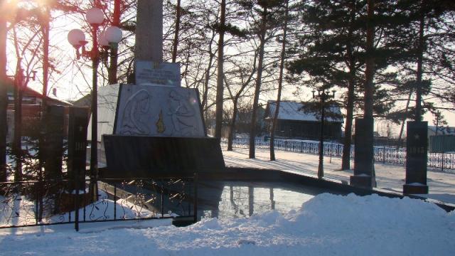 Об участниках великих сражений в селе Ленинском ЕАО хорошо "помнит" только мраморный монумент В. Гусаров, РИА PrimaMedia
