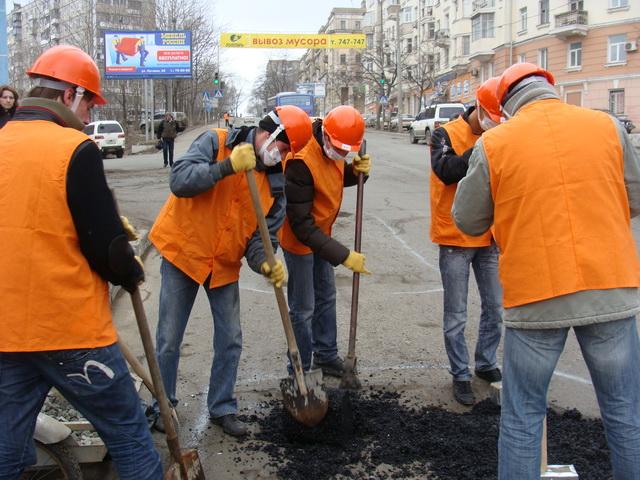 Мэру Владивостока показали, как надо ремонтировать дороги Юрий Евдан