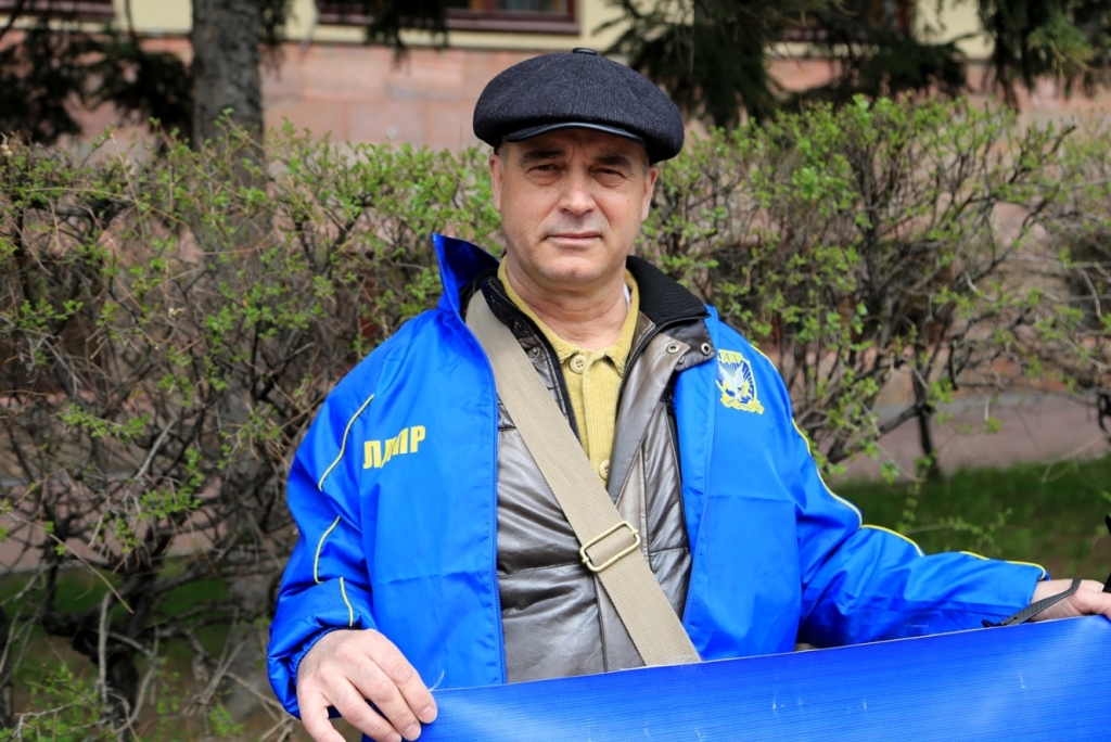 "Позор!" кричали у стен Закдумы Хабаровского края во время отмены прямых выборов