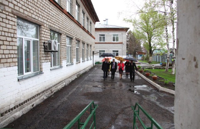 Врио губернатора ЕАО проинспектировал биробиджанский психинтернат и детдом в с. Валдгейм