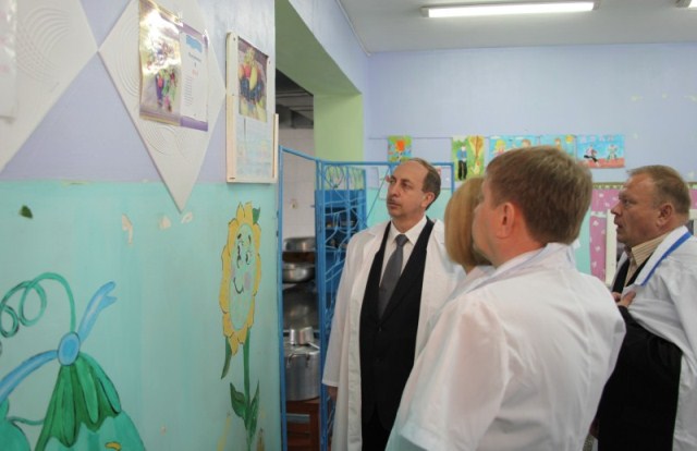 Врио губернатора ЕАО побеседовал с руководством и работниками соцучреждений