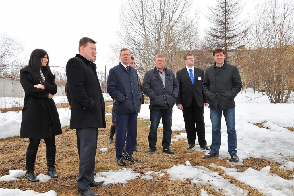Выездное совещание на объекте провел мэр Магадана Сергей Абрамов