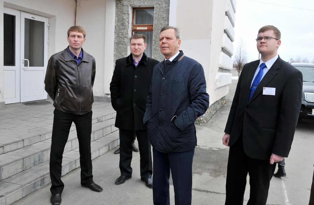 Выездное совещание на объекте провел мэр Магадана Сергей Абрамов