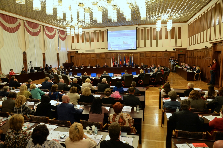 Миграционный отток - одна из основных демографических проблем Дальнего ...