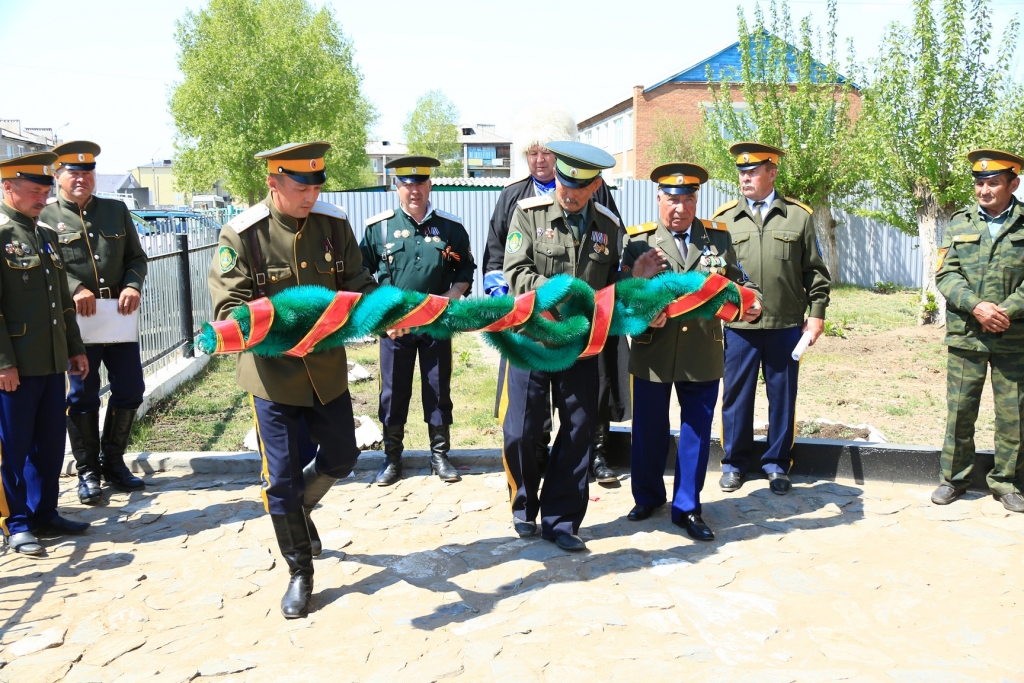 Погода петропавловка джидинский. Село Петропавловка Джидинский район. Петропавловка Джидинский район Бурятия. Центр Джидинского района Петропавловка. Школа в с. Петропавловка Джидинского района Бурятии.