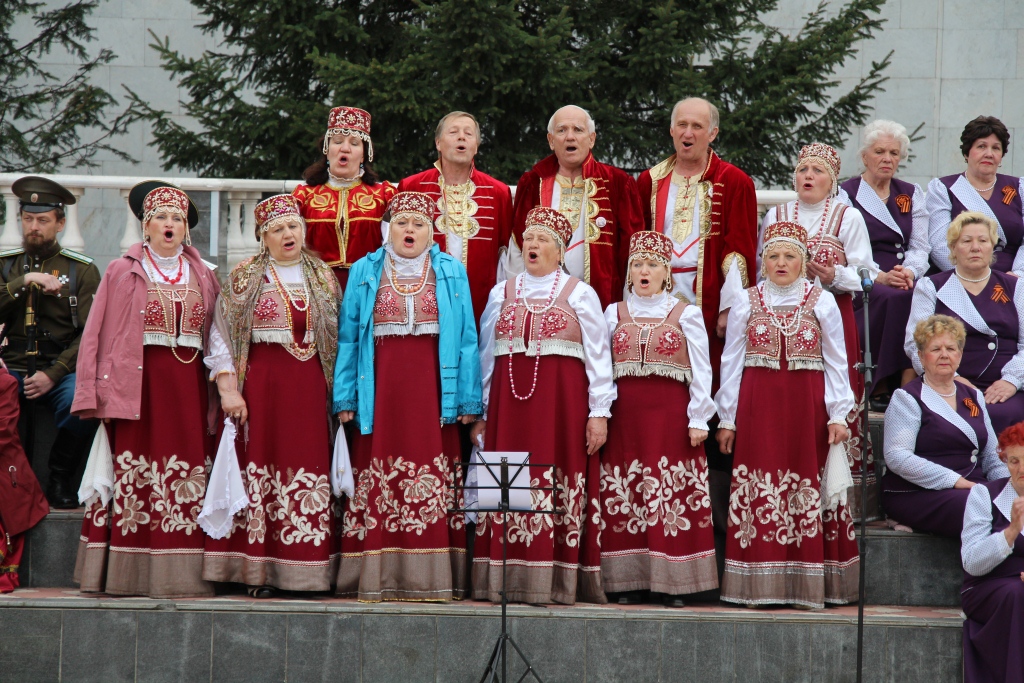 Выступает народный хор русской песни