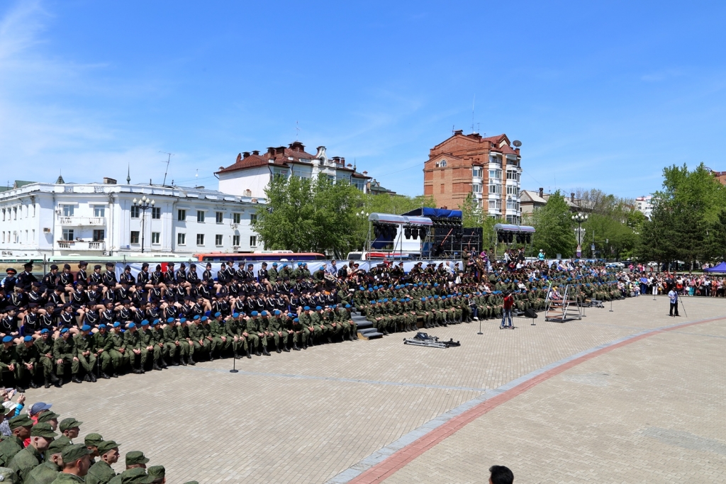 Военные оркестры от души повеселили хабаровчан на фестивале "Амурские волны"