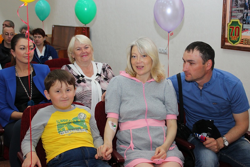 Подарки из рук мэра Хабаровска получили мамы новорожденных малышей