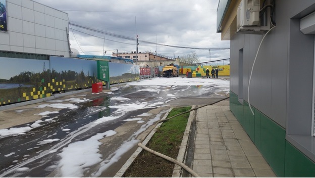 Директора заправки наказали за разлив бензина в Якутске Пресс-служба Минприроды РС (Я)