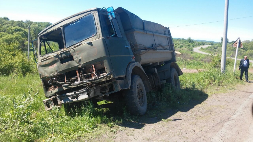 Поврежденный самосвал предоставлено пресс-службой ДВЖД