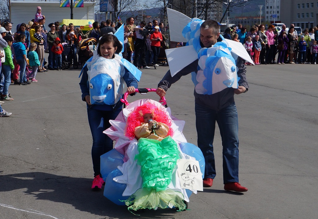 Более 50-ти семей собрал конкурс колясок "Карапуз-2015" в Магадане