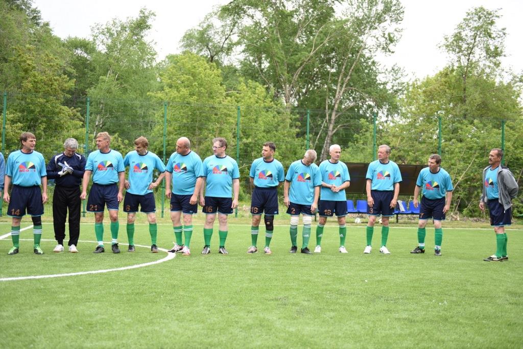 Открытие стадиона в Кавалерово: на поле команда "АСО-1" 