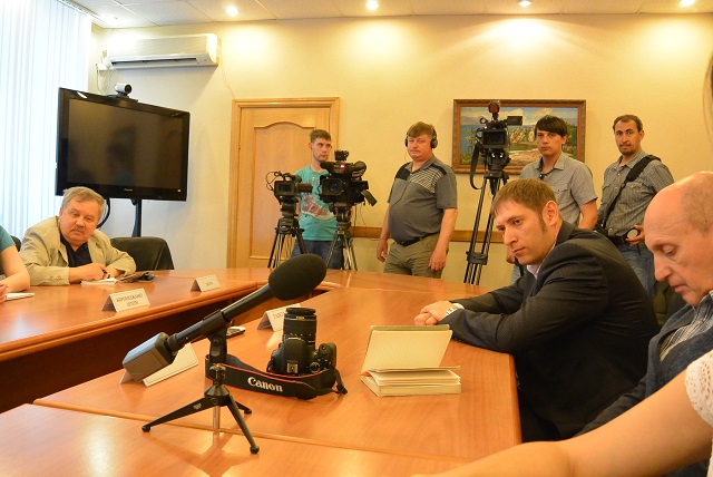 "Юбилейная" пресс-коференция Александра Левинталя: 100 дней на посту врио губернатора