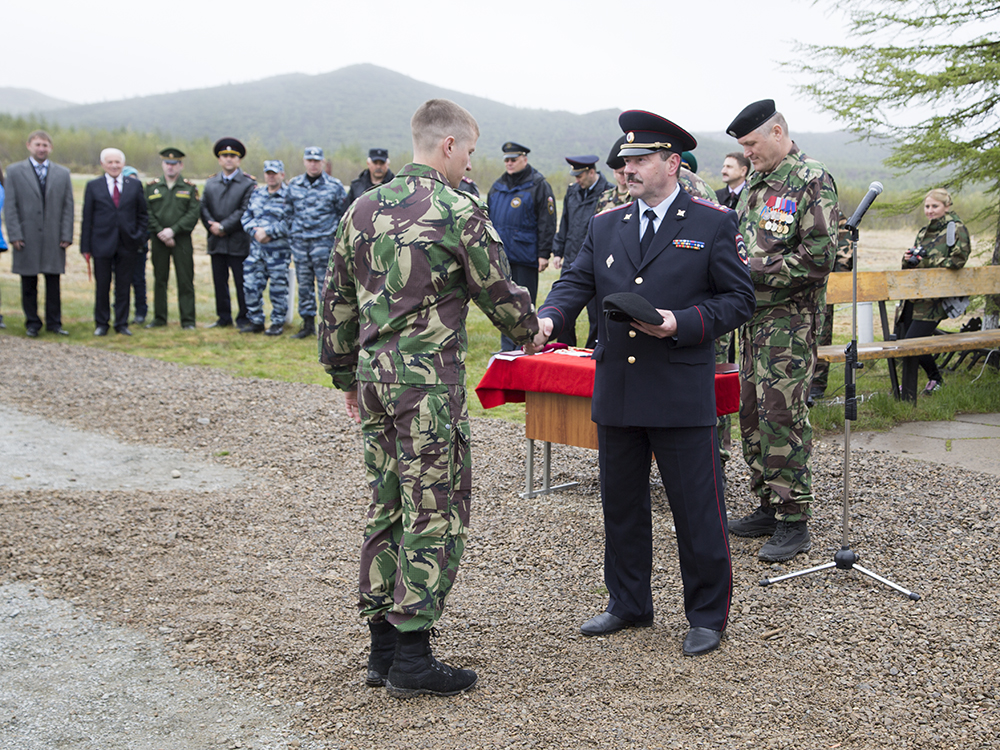 Теплые слова в адрес бойцов прозвучали от начальника УМВД России по Магаданской области полковника полиции Александра Винникова