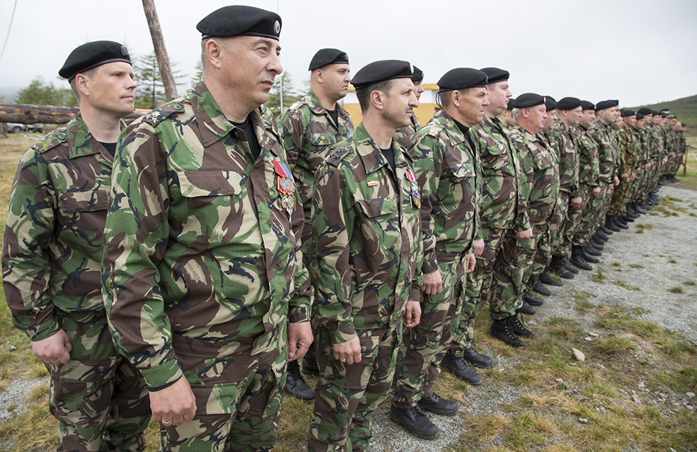 Молодые сотрудники отряда сдали экзамен на право носить черный берет – символ отваги и мужества