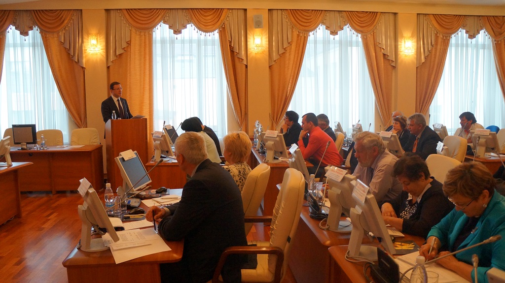 Председатель Общероссийской общественной организации "Всероссийский Совет местного самоуправления" открыл встречу по вопросам совершенствования законодательства