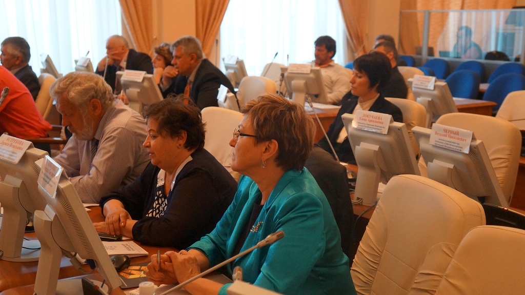 Актуальные изменения и совершенствование законодательства о местном самоуправлении стали главной темой на рабочей встрече-совещании в мэрии Магадана