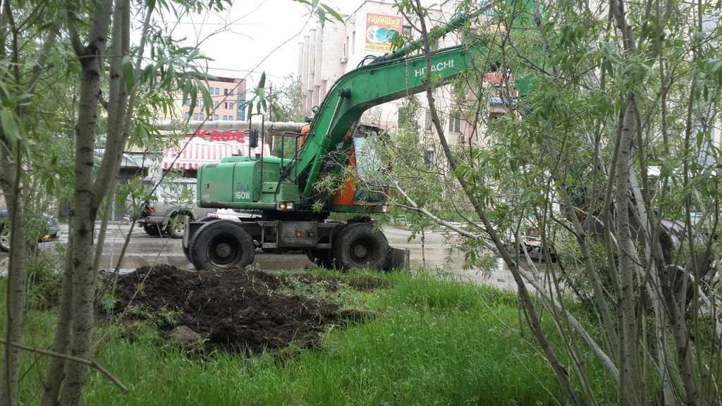 Участок дороги перекрыли на улице Ярославского в Якутске
