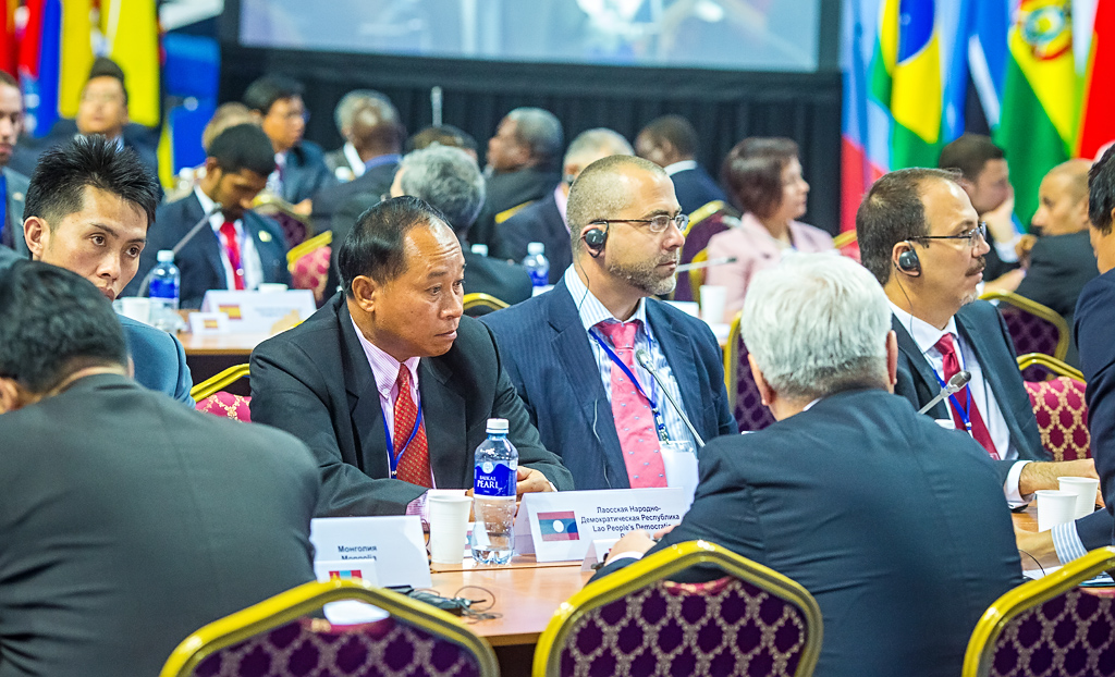 Участники международной встречи из Монголии и Лаоса