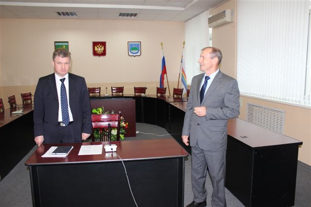 Муниципальным служащим Биробиджана представили нового градоначальника Владимир Иващенко