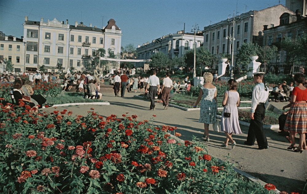 Сквер в начале улицы Светланской, 1950-е года Семен Фридлянд