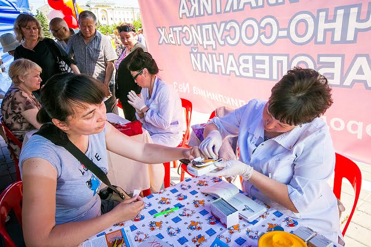 "Ярмарка здоровья" проходит на главной площади города Улан-Удэ