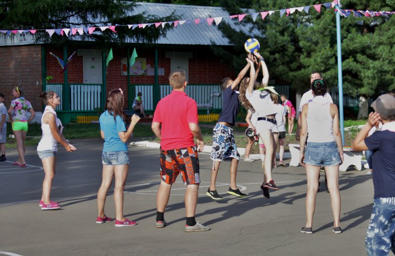 "Сладким сюрпризом" стал приезд врио главы региона в детский лагерь "Юннаты" в ЕАО 