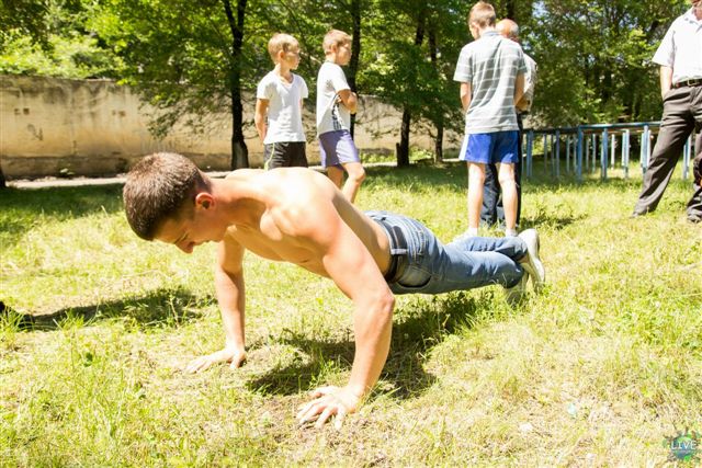 Отжимание от пола