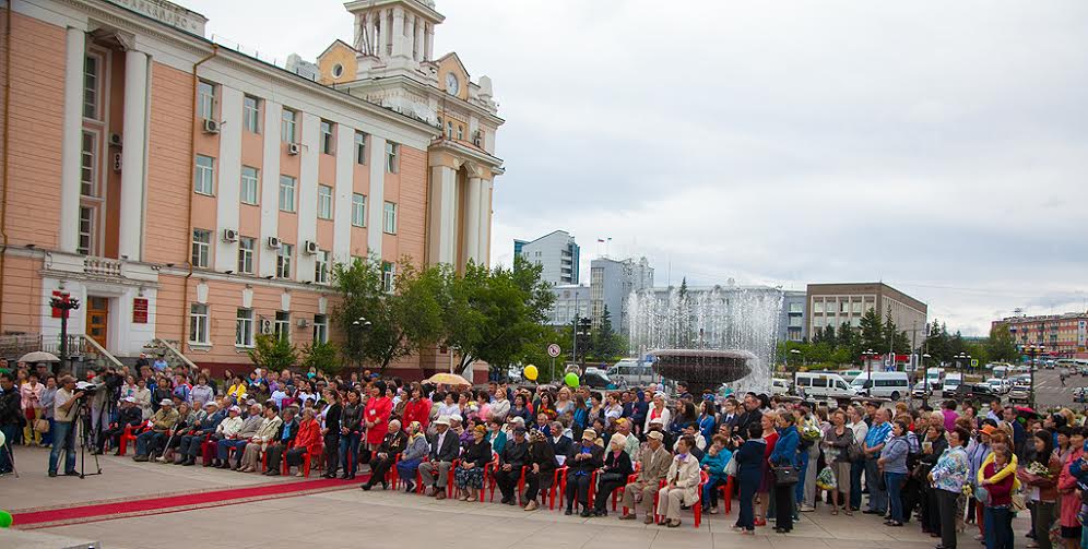 Лучшие семьи города и республики награждены медалями "За любовь и верность"