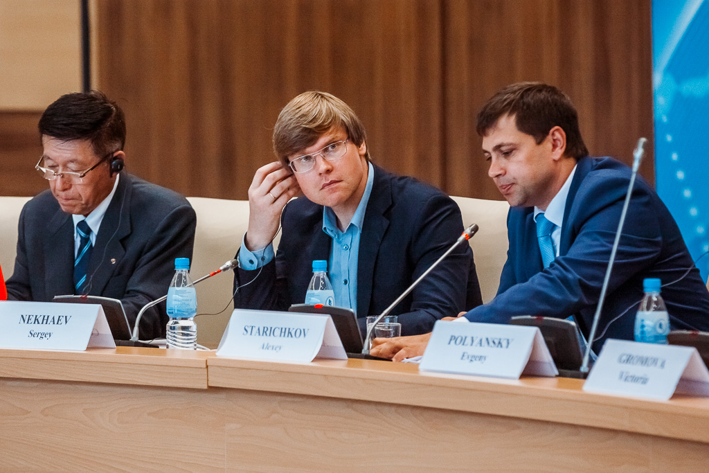 Участники российско-японского форума